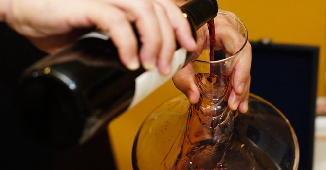 decanting