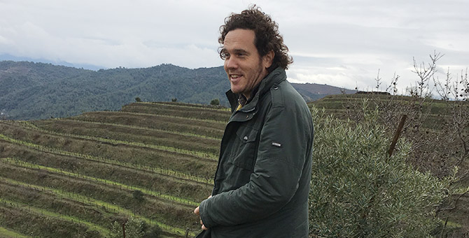 Un paseo por Clos Mogador junto con René Barbier Jr