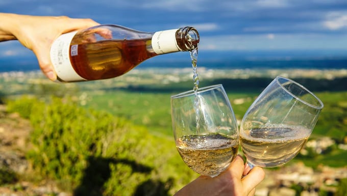 How do you know if a wine is in good condition?